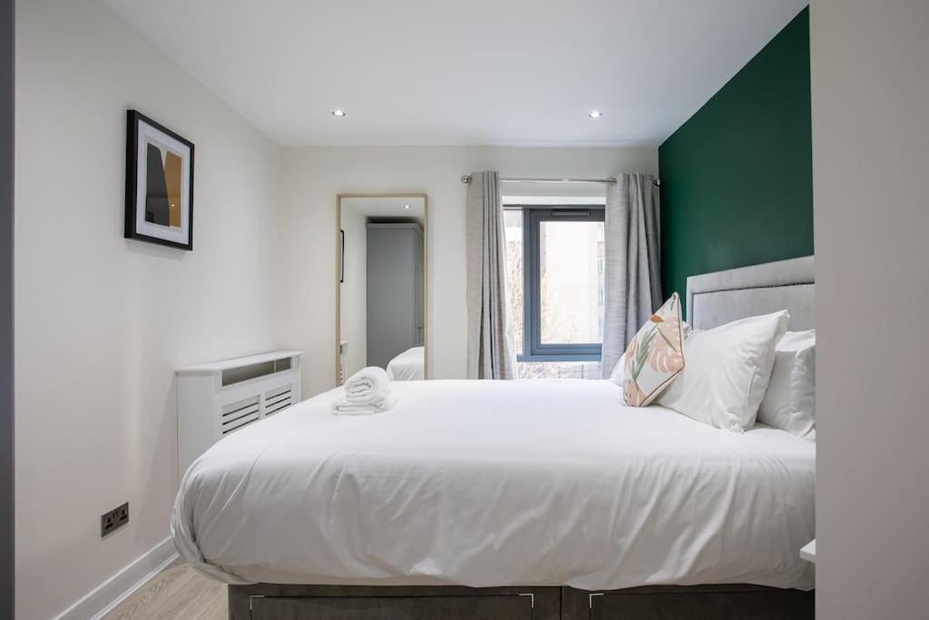 Luxury, Sleeps 6, City Centre Belfast Eksteriør billede