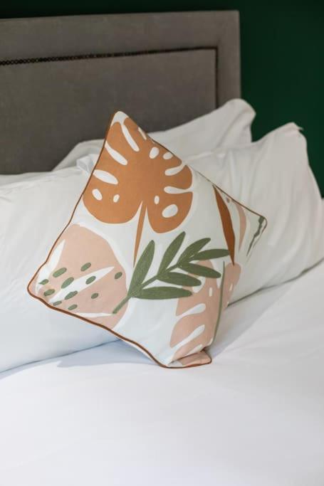 Luxury, Sleeps 6, City Centre Belfast Eksteriør billede